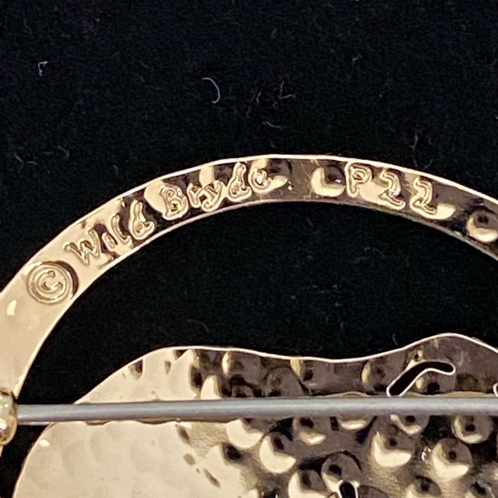 Wild Bryde Brooch - Polar Bear - 14K gold plated - Picture 3 of 4